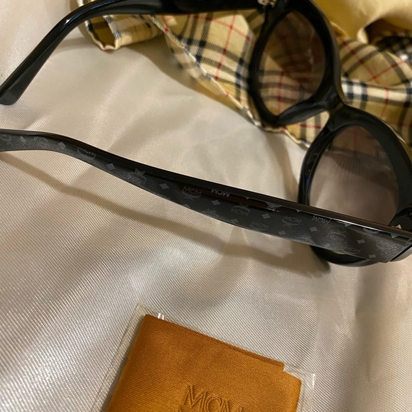 MCM NEW AUTHENTIC Sunglasses Made in Italy. Original Hard Case No Box - Picture 6 of 15